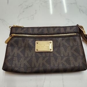 Michael Kors wristlet